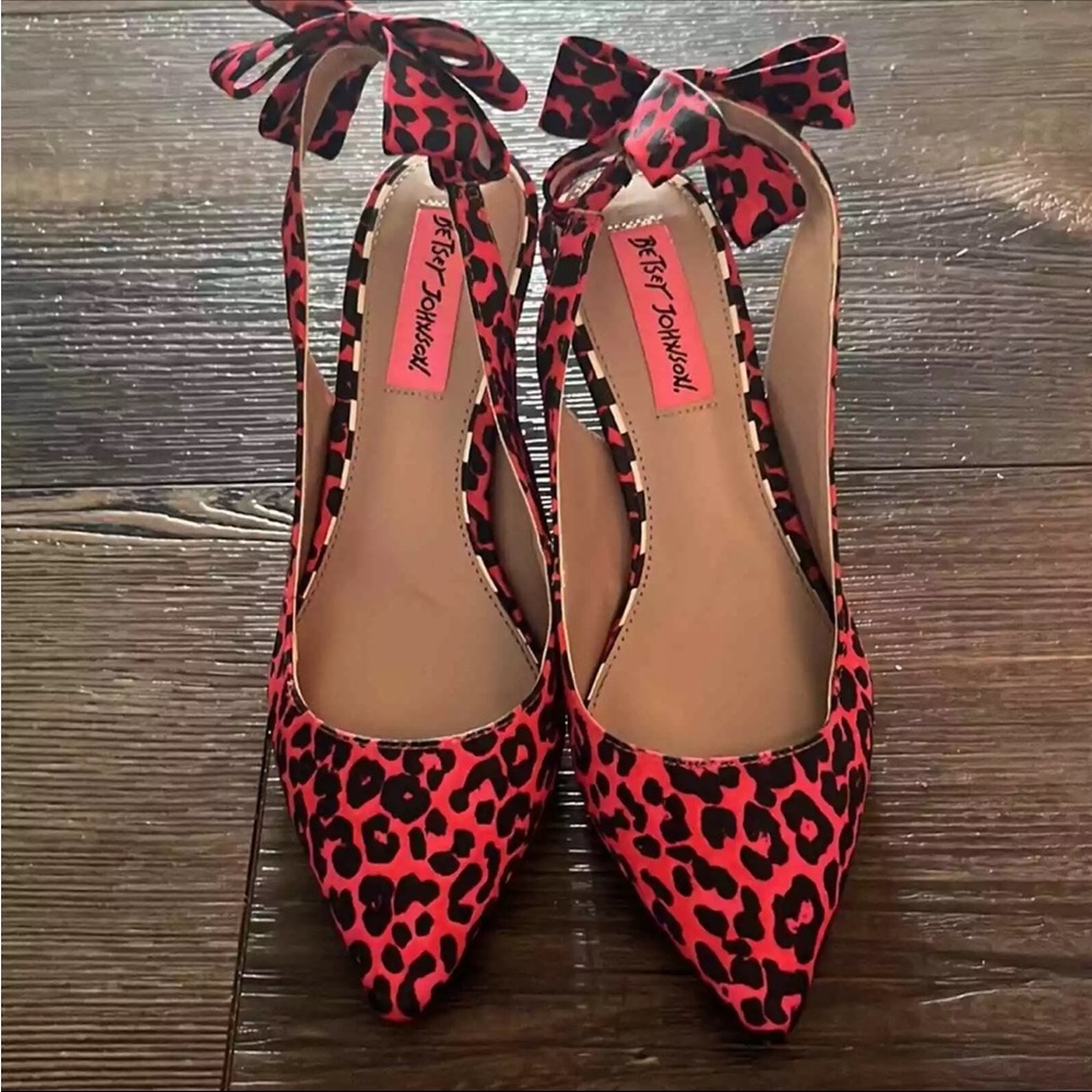 Betsey Johnson Pink Leopard Print Women's Shoes